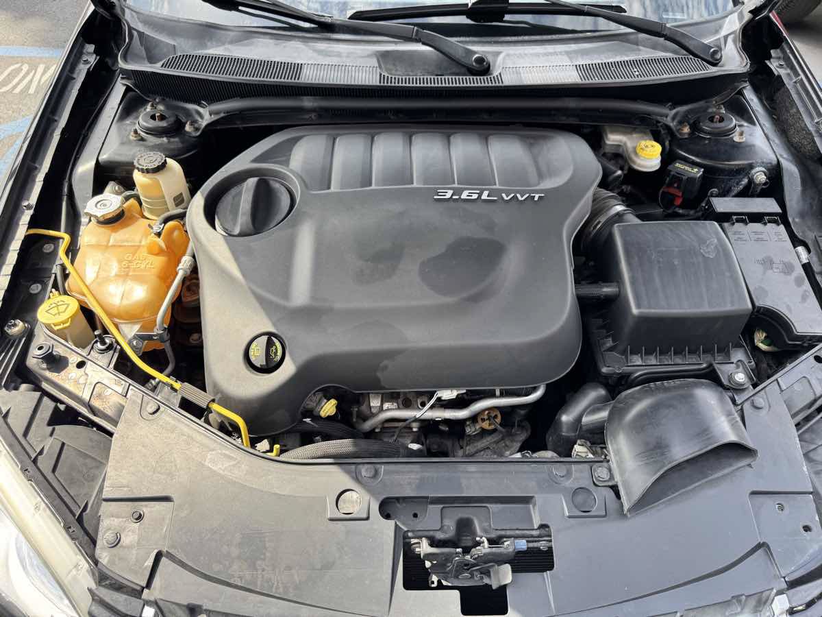 Used 2013 Chrysler 200 Limited FWD image 26