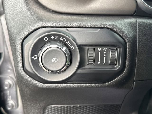 Used 2018 Jeep Wrangler Unlimited Sahara image 20