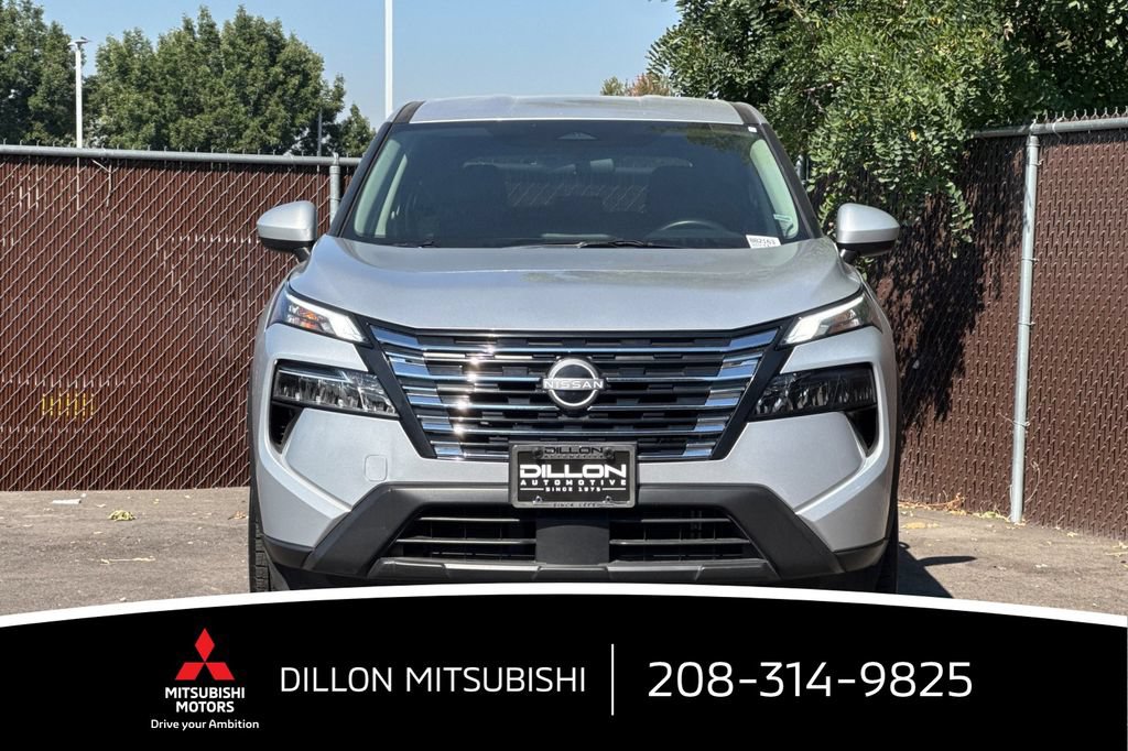 Used 2025 Nissan Rogue SV AWD/4WD image 12