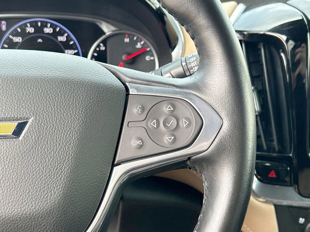 Used 2022 Chevrolet Traverse Premier FWD image 31
