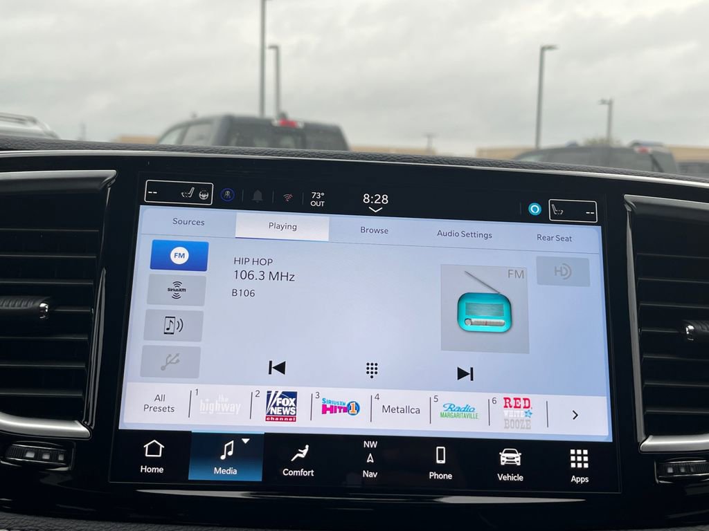 New 2026 Chrysler Pacifica Limited image 8