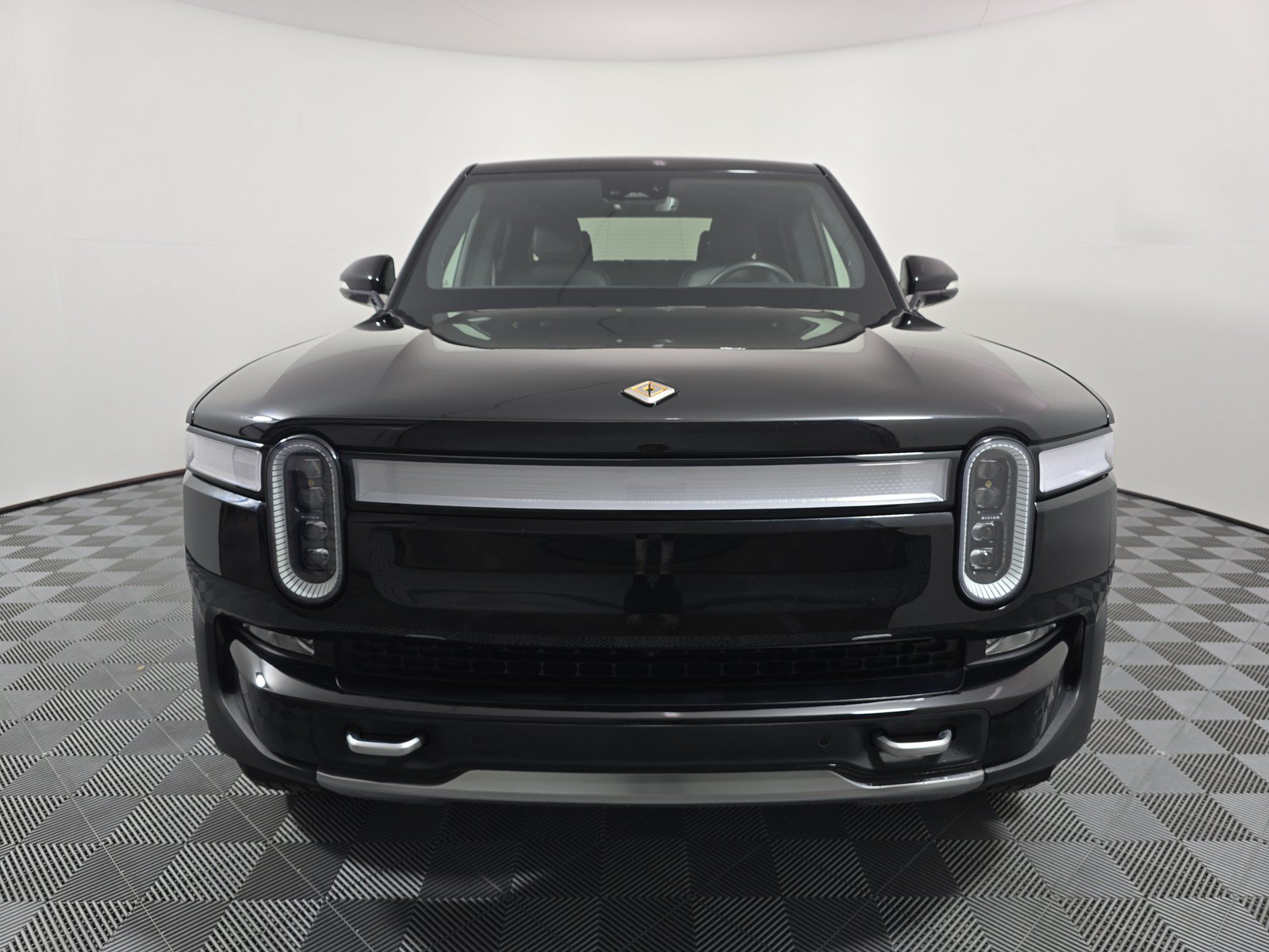 Used 2024 Rivian R1T Adventure AWD/4WD image 8