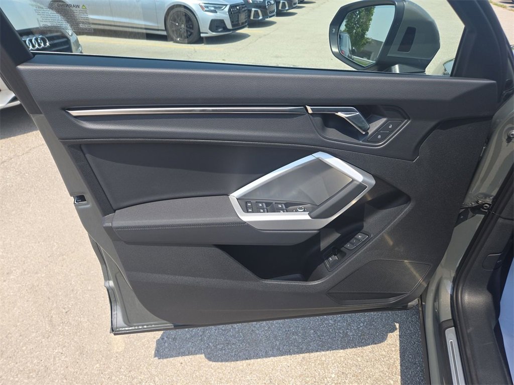 New 2025 Audi Q3 2.0T Premium image 13