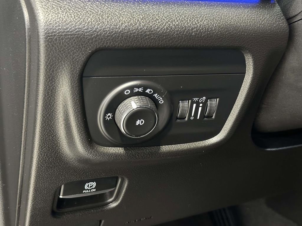 Certified 2022 Jeep Grand Cherokee L Overland w/ MOPAR Finishing Package image 25