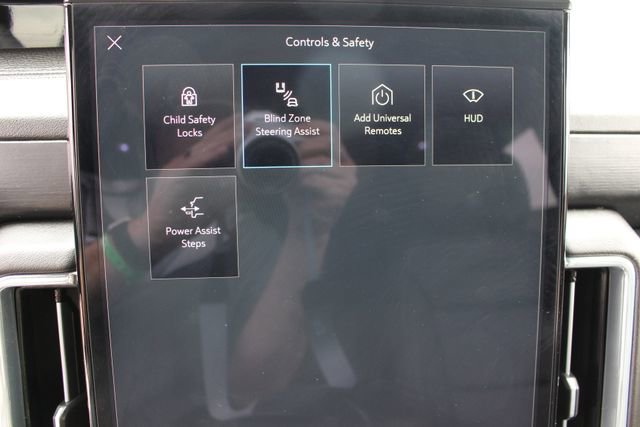Used 2025 GMC Yukon Denali w/ Sun & Power Step Package image 30