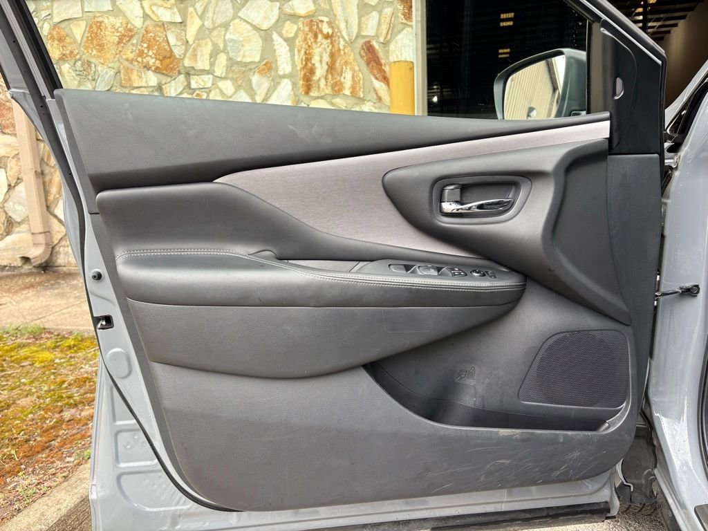 Used 2024 Nissan Murano SV w/ SV Midnight Edition Package image 18