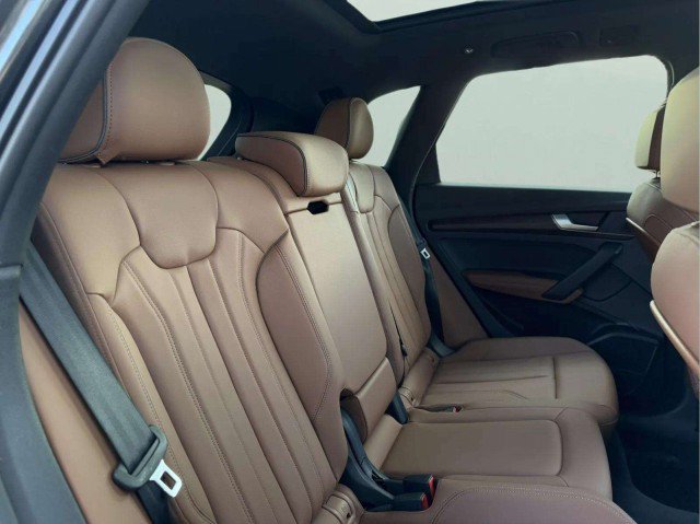 Certified 2025 Audi Q5 e Premium Plus w/ Premium Plus Package AWD/4WD image 26