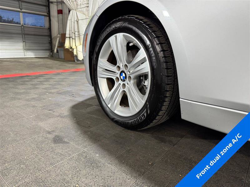 Used 2017 BMW 330i xDrive Sedan image 7