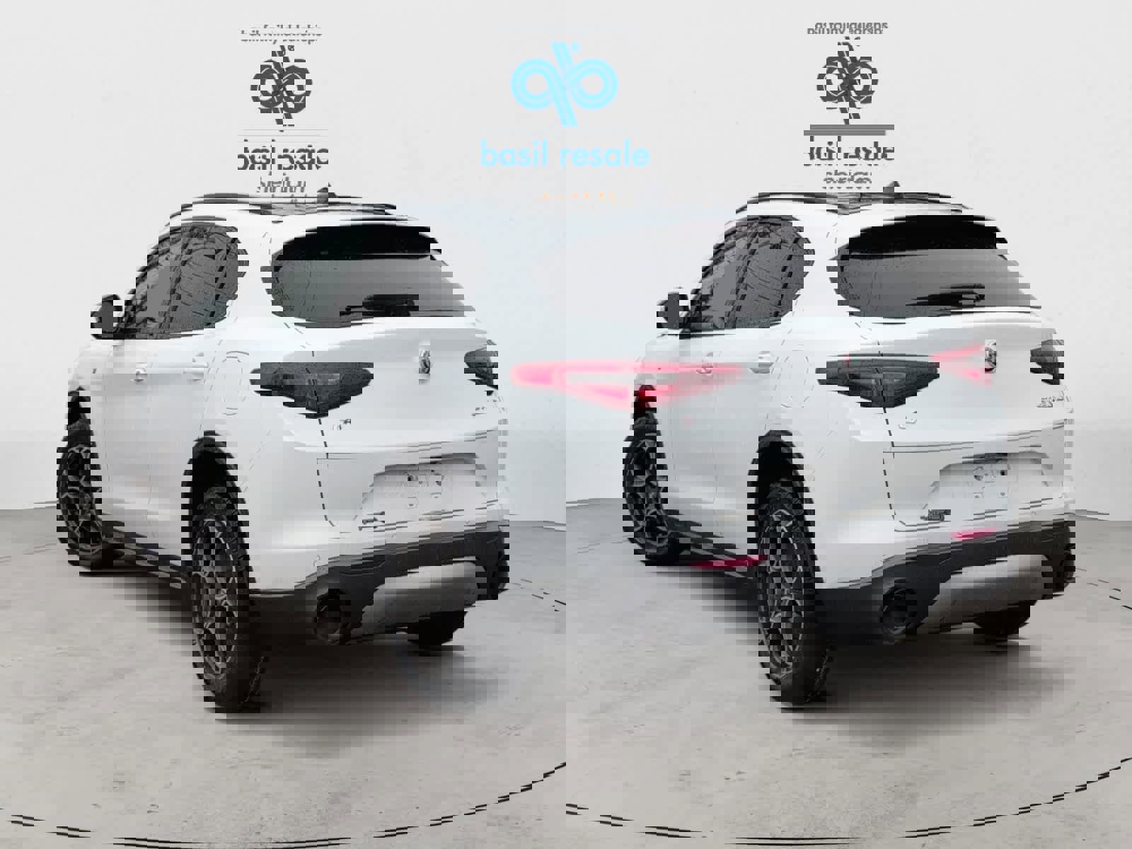 Used 2022 Alfa Romeo Stelvio Ti AWD/4WD image 4