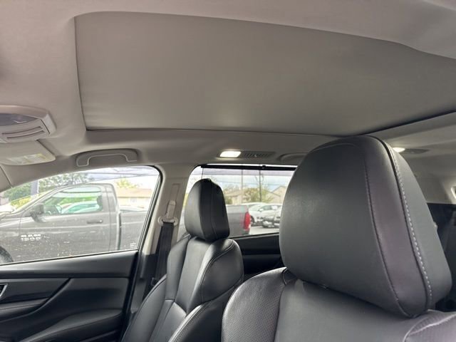 Used 2023 Subaru Ascent Limited w/ Technology Package image 9