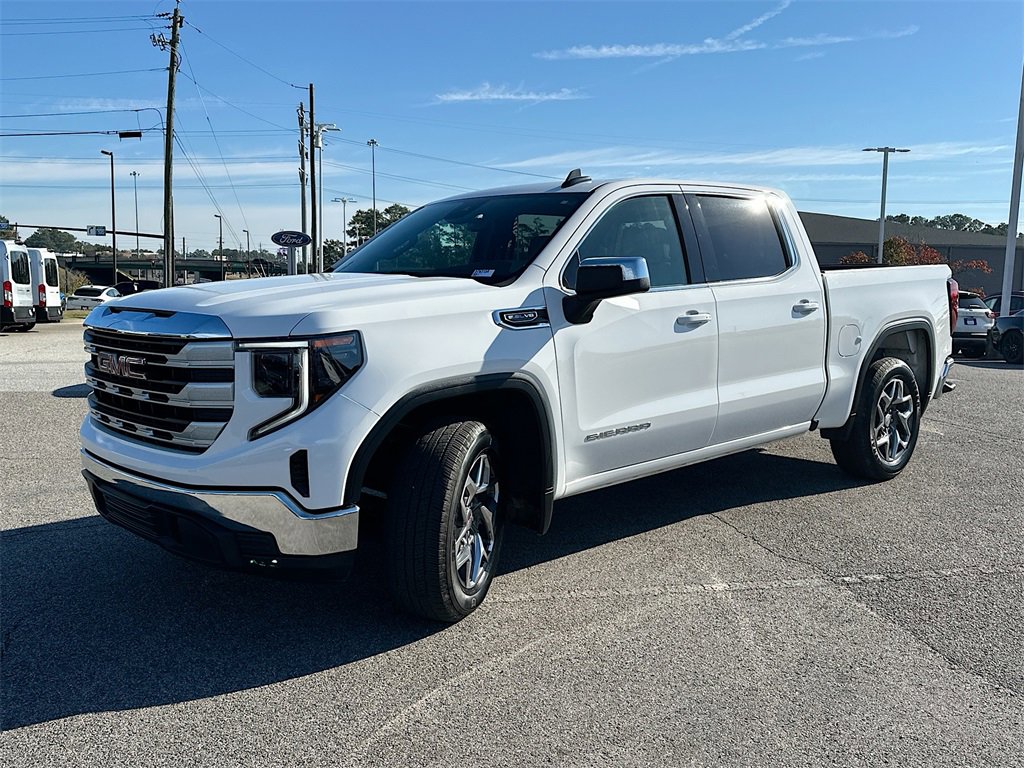 Used 2025 GMC Sierra 1500 SLE image 2