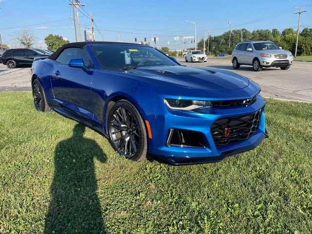 Used 2017 Chevrolet Camaro ZL1 RWD image 4