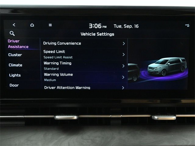 Used 2022 Kia Carnival EX image 30