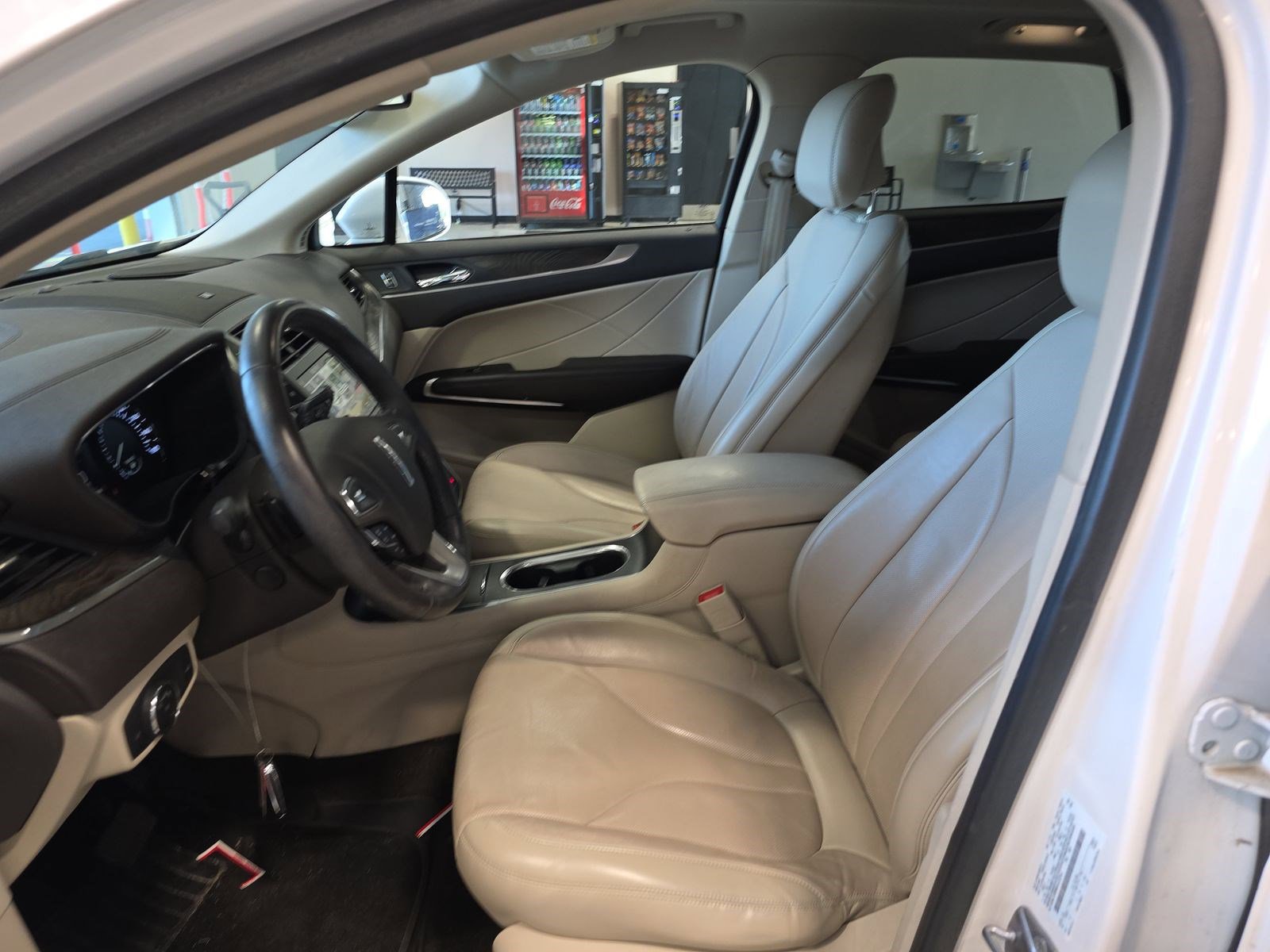 Used 2019 Lincoln MKC Reserve w/ MKC Climate Package image 8