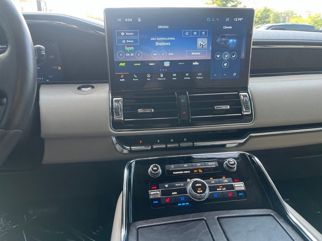 Certified 2023 Lincoln Navigator L Reserve AWD/4WD image 32