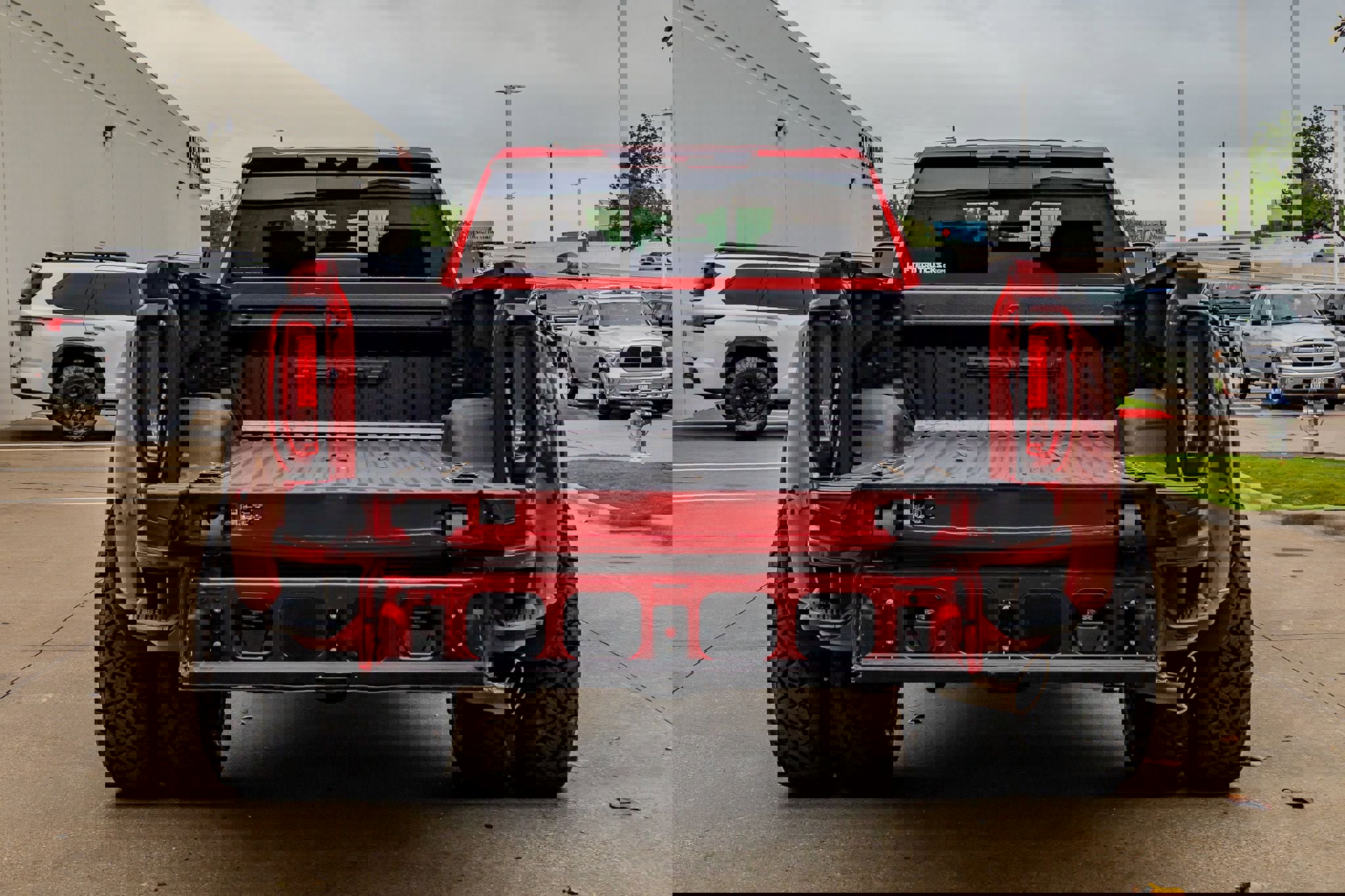 Used 2022 GMC Sierra 3500 Denali AWD/4WD image 9