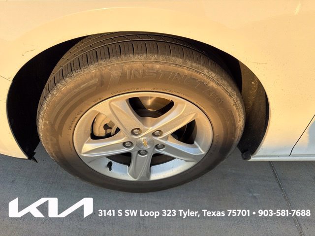 Used 2022 Chevrolet Malibu LS w/ LPO, Convenience Package 1 FWD image 4