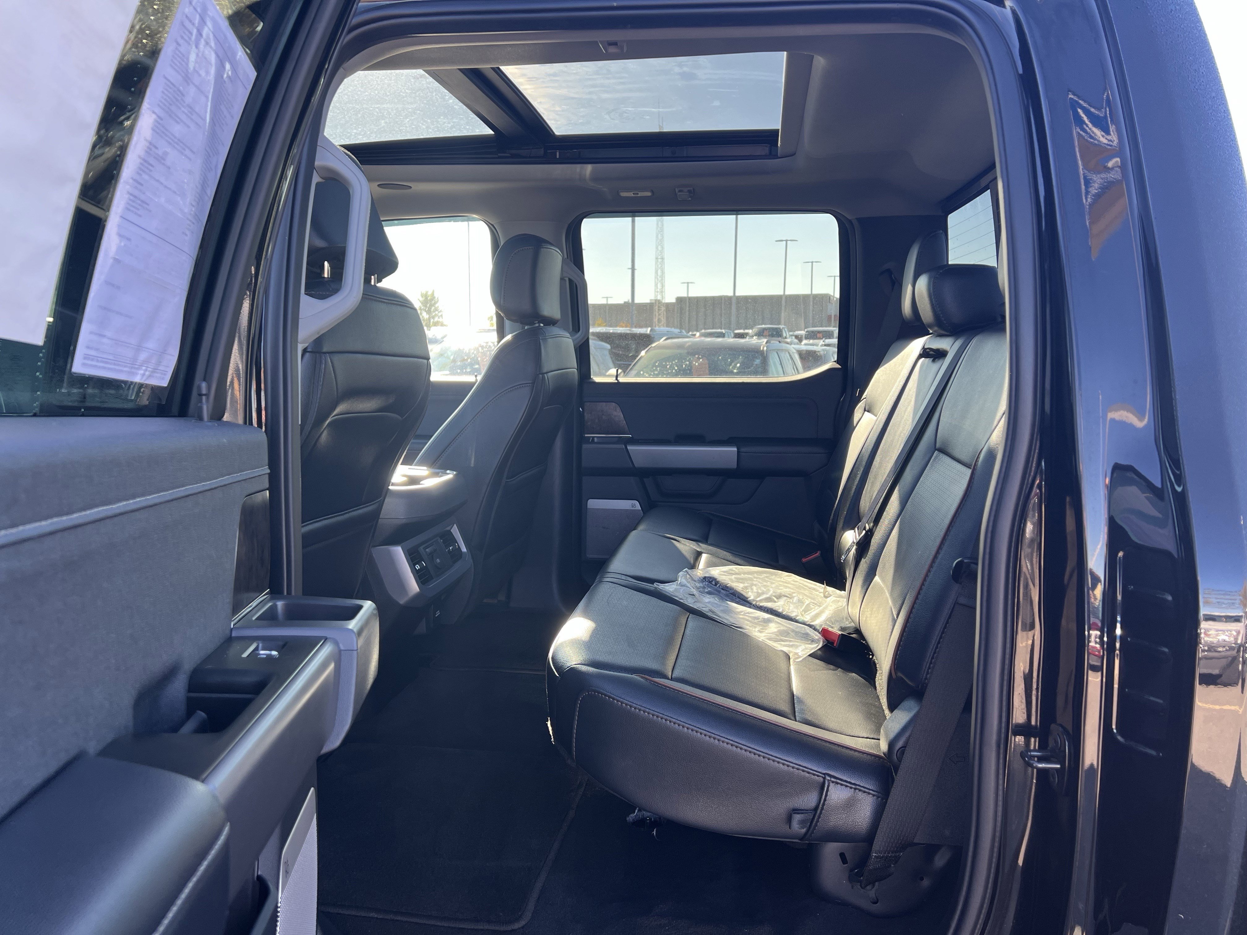 Used 2025 Ford F250 Lariat w/ Lariat Ultimate Package image 19