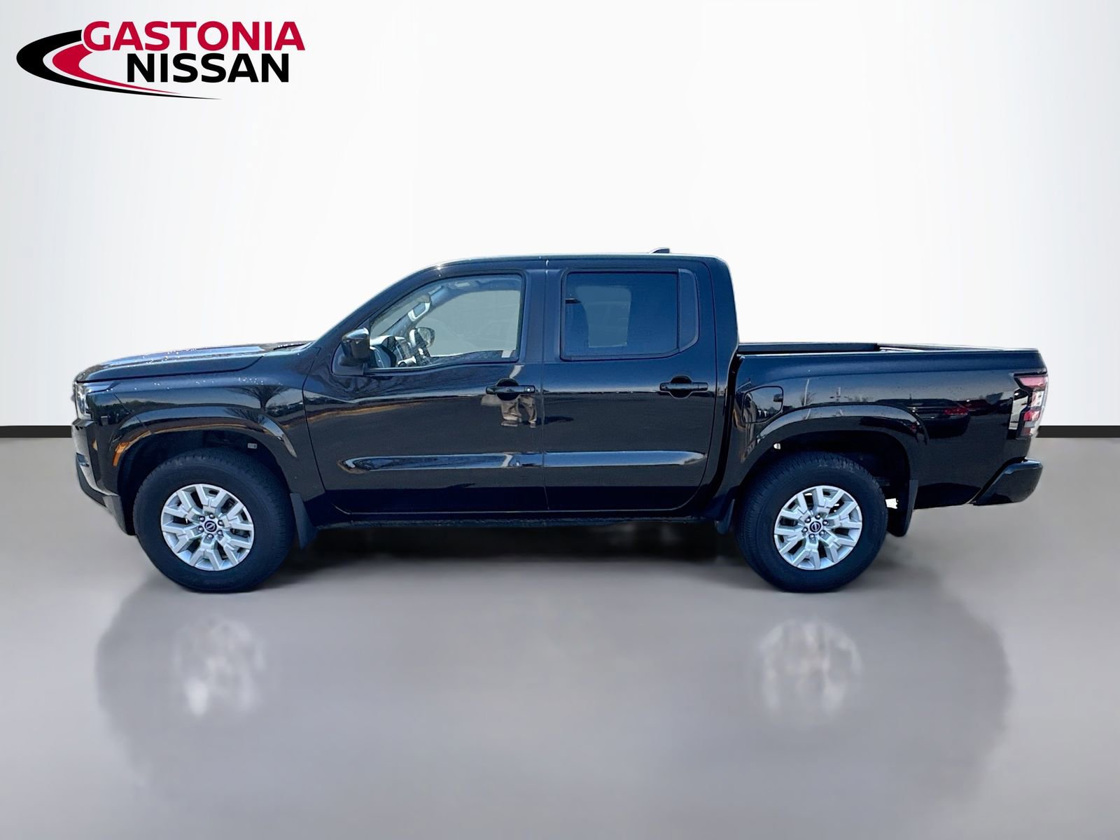 Used 2022 Nissan Frontier SV w/ Technology Package image 5