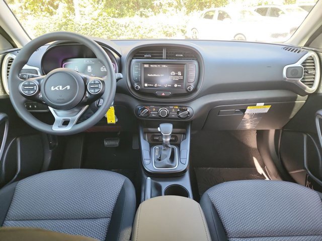 Used 2025 Kia Soul LX image 8