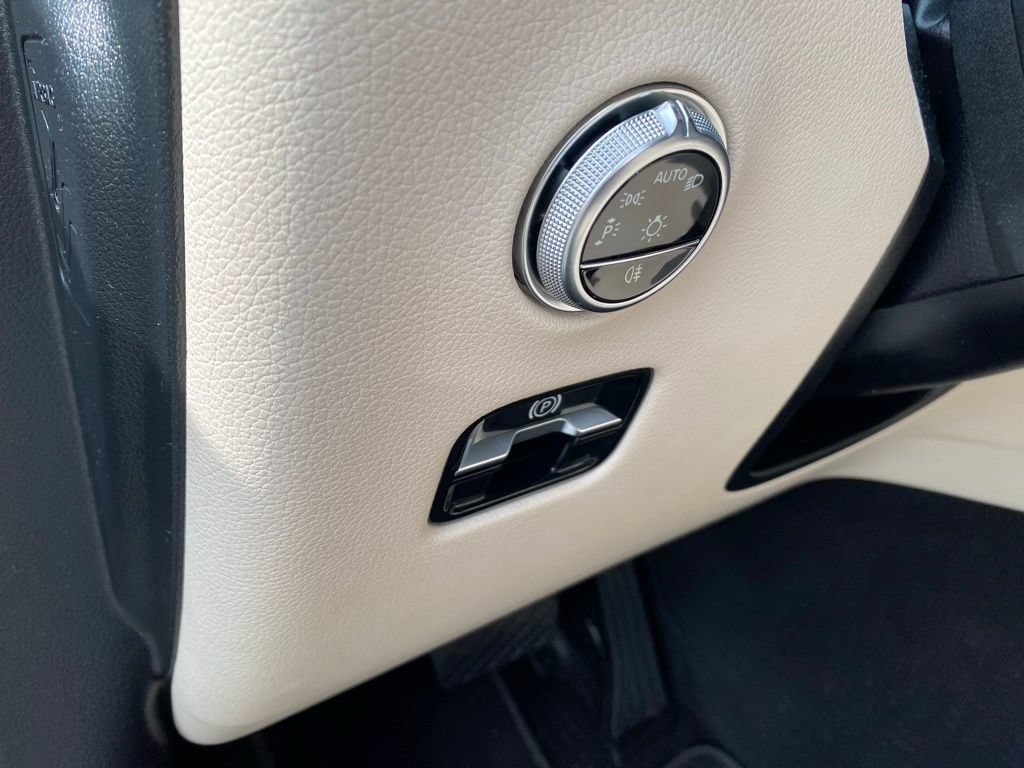 Used 2024 Mercedes-Benz GLC 300 image 19
