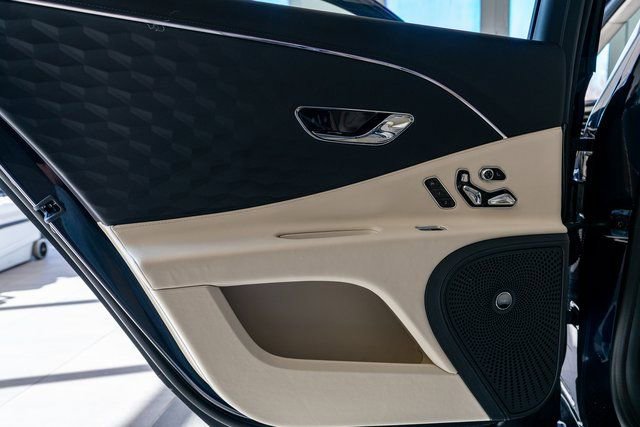 New 2025 Bentley Flying Spur Plug-In Hybrid image 41