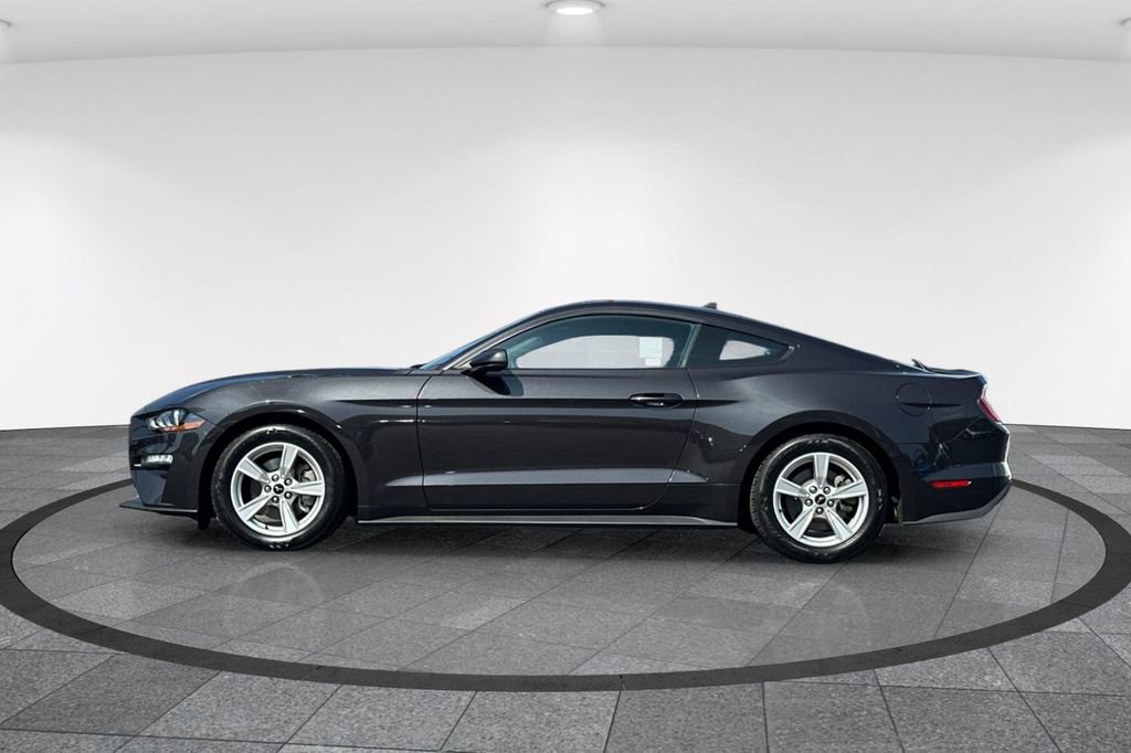 Certified 2022 Ford Mustang Coupe RWD image 9