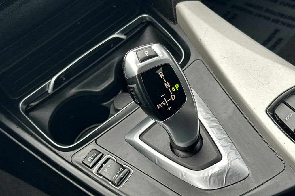 Used 2018 BMW 320i Sedan image 19