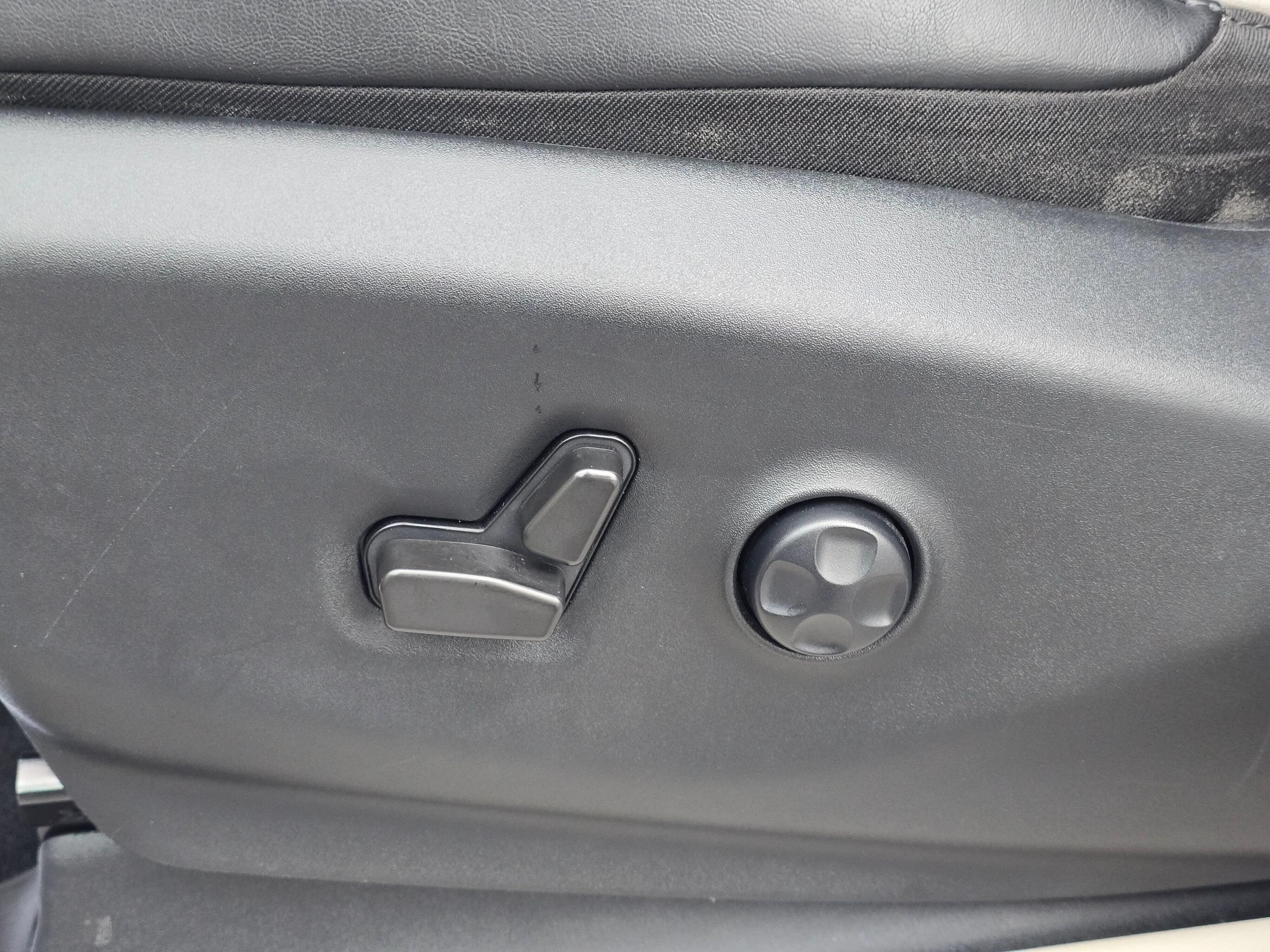 Used 2022 Chrysler Pacifica Limited FWD image 34