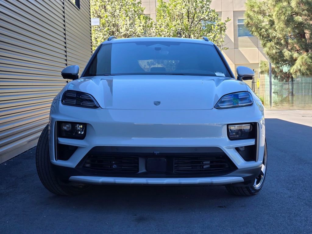 New 2026 Porsche Macan Turbo Electric AWD/4WD image 10