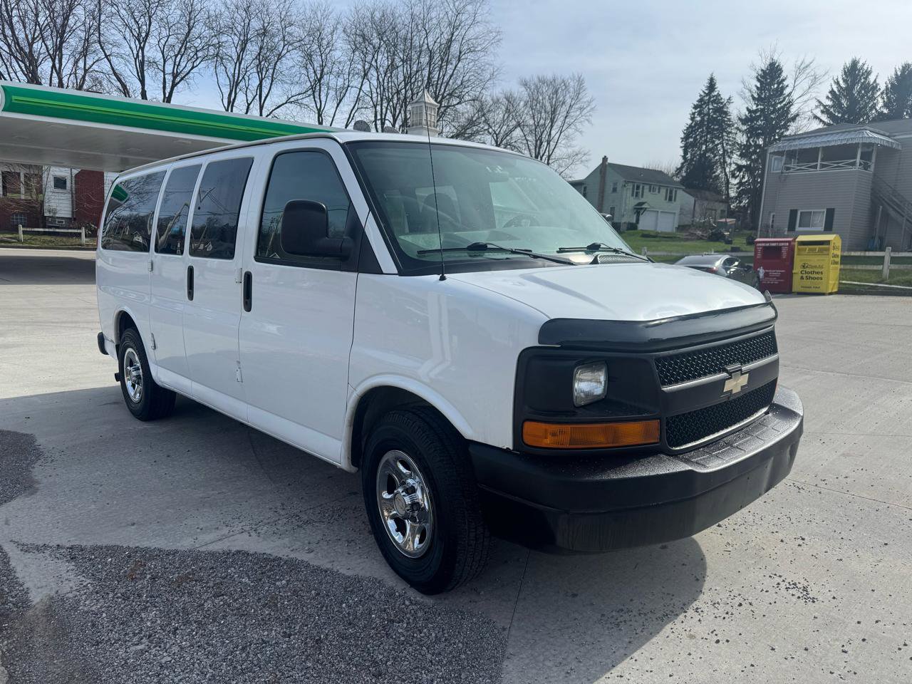 Used 2007 Chevrolet Express 1500 AWD Passenger w/ Power and Light Package image 6