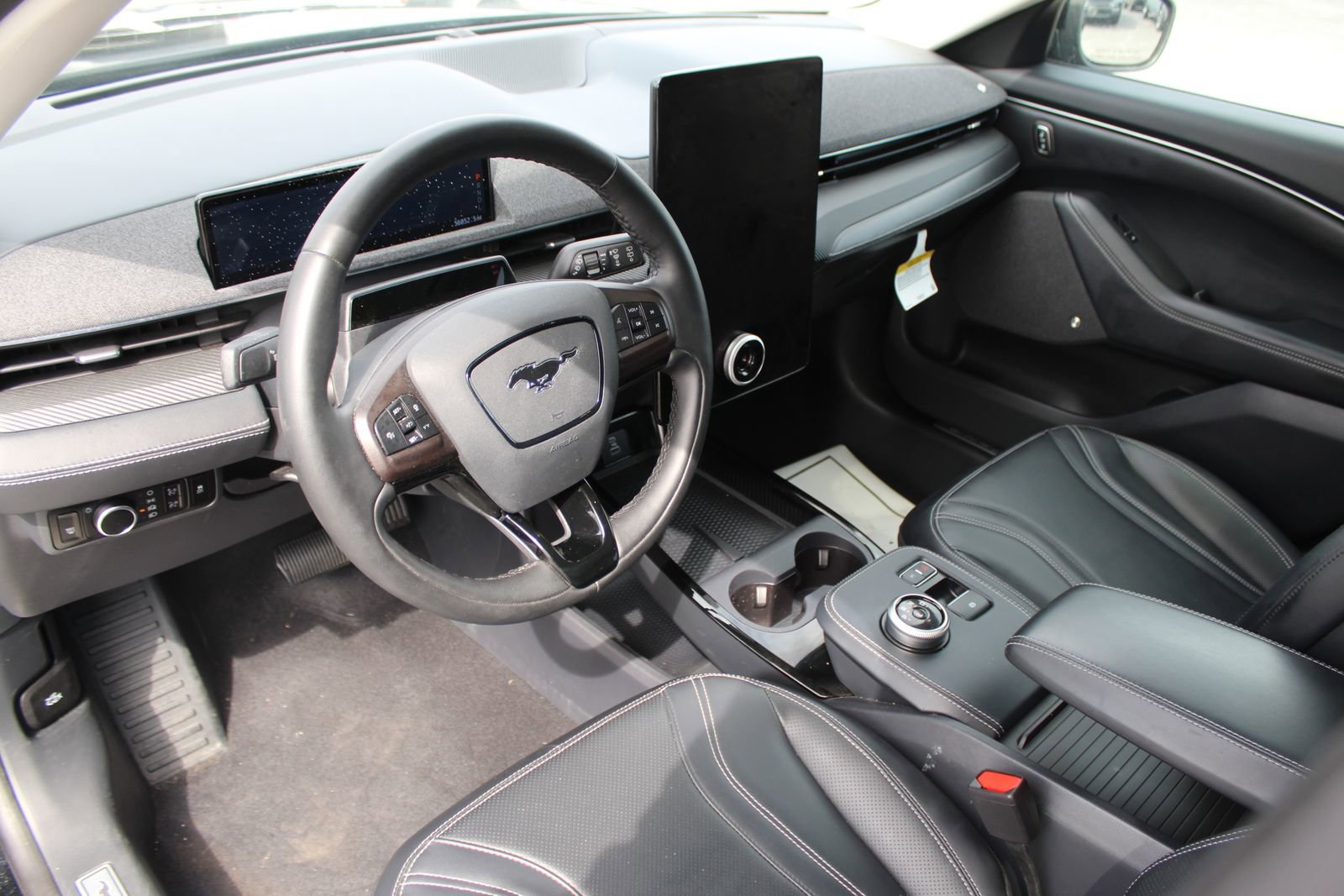Used 2023 Ford Mustang Mach-E Premium image 10
