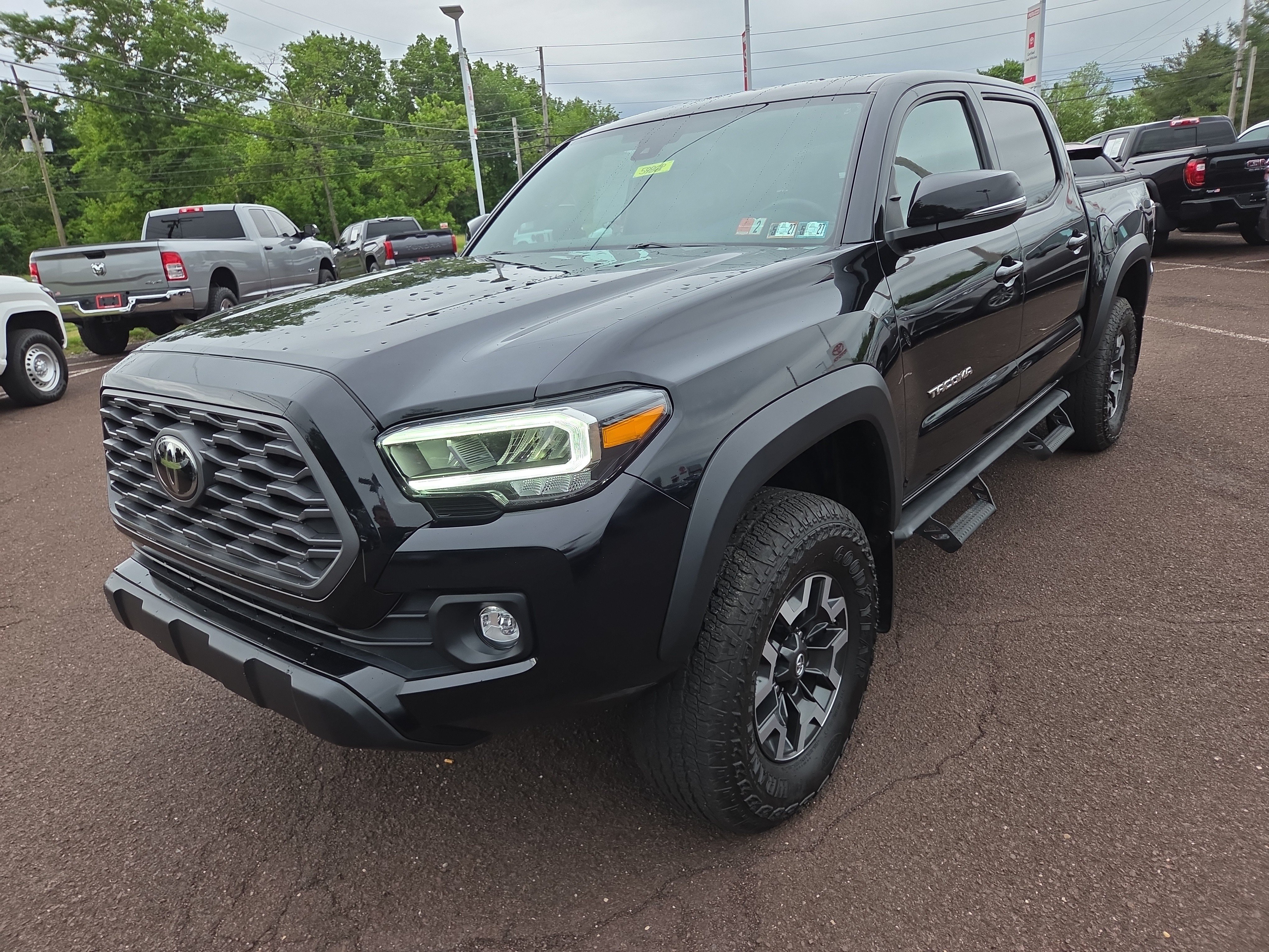 Certified 2020 Toyota Tacoma TRD Off-Road AWD/4WD image 7
