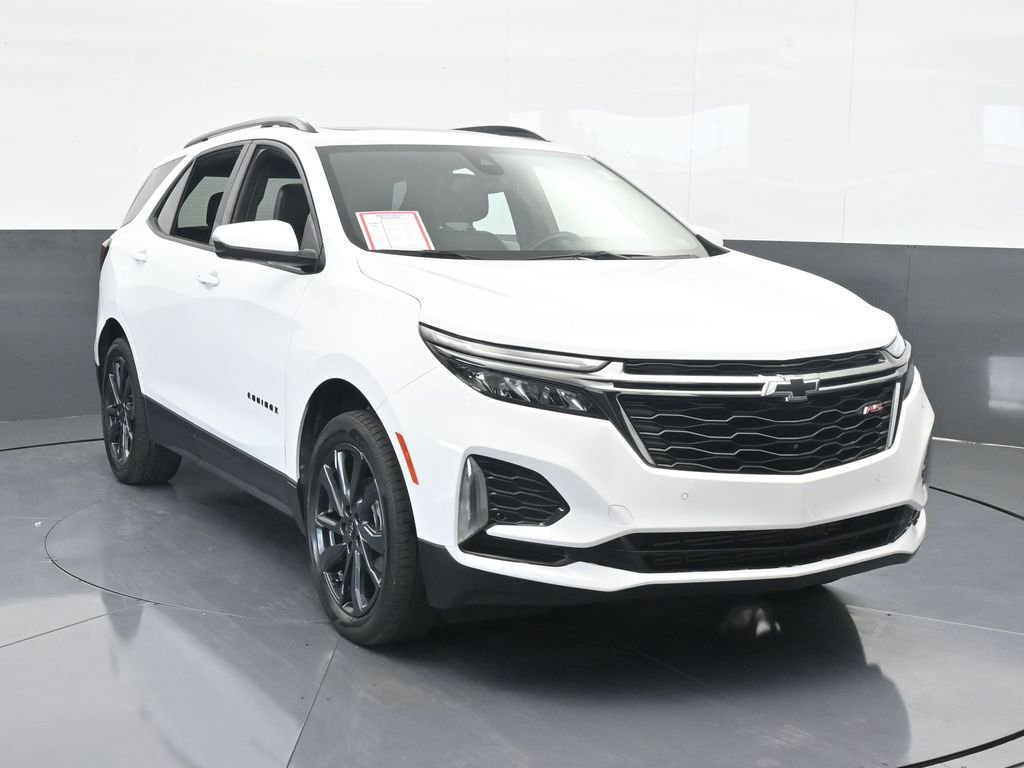 Used 2022 Chevrolet Equinox RS w/ Infotainment Package image 9