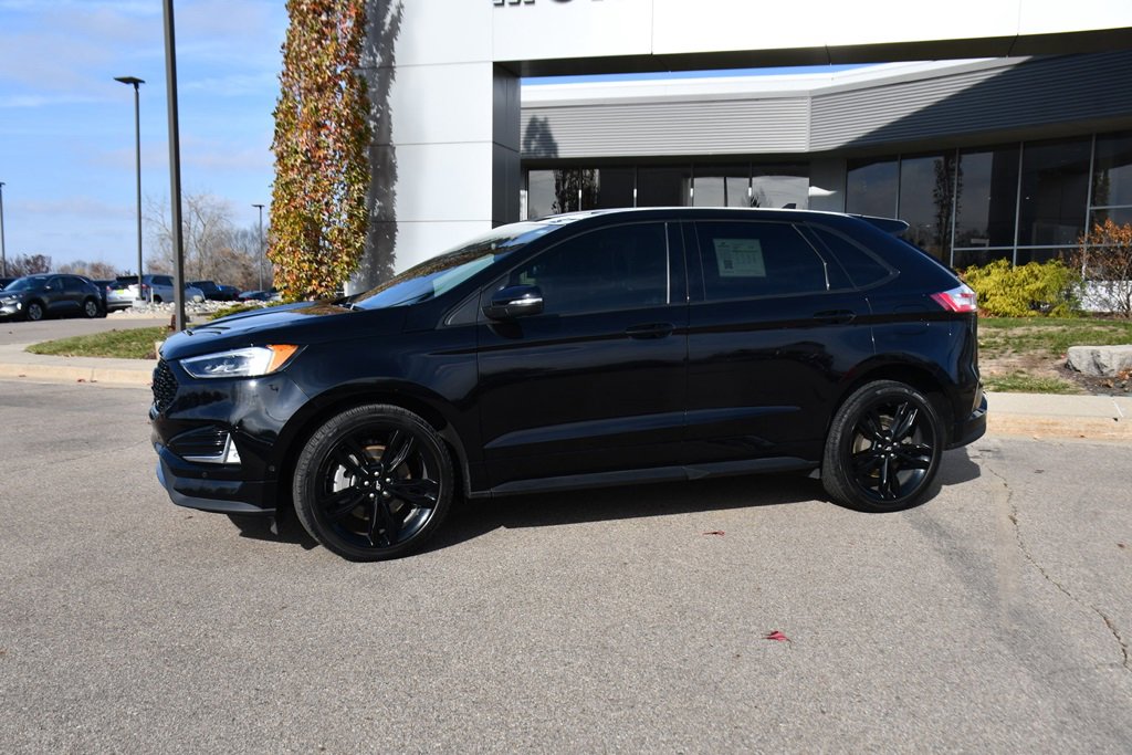 Used 2021 Ford Edge ST w/ Equipment Group 401A image 2