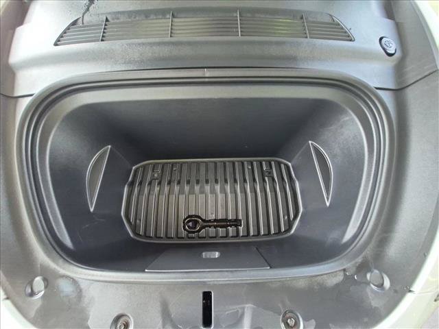 Used 2024 Tesla Model Y Long Range RWD image 25