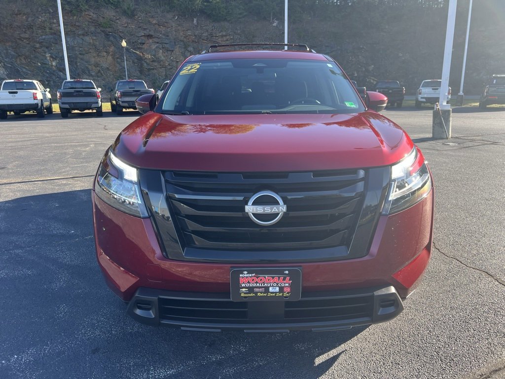 Used 2022 Nissan Pathfinder SV w/ SV Black Package image 2