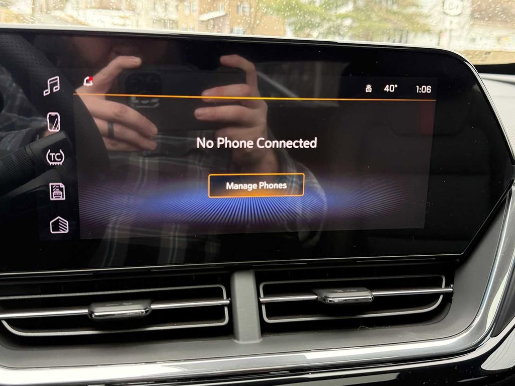 New 2026 Chevrolet Trax RS w/ Sunroof Package image 49