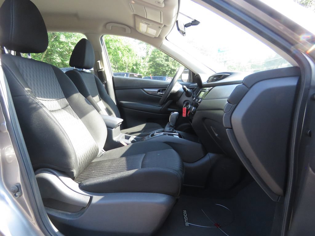 Used 2018 Nissan Rogue S AWD/4WD image 13