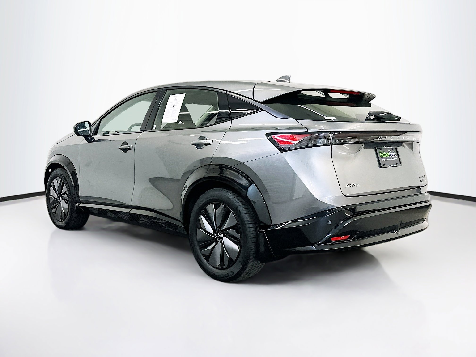 Used 2023 Nissan Ariya AWD image 5