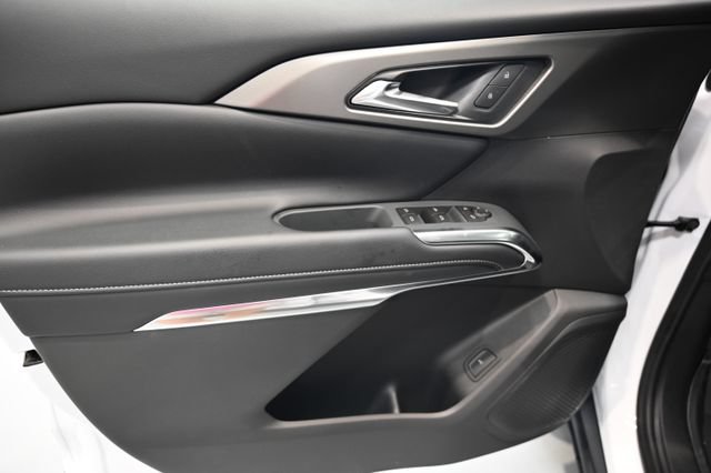 New 2027 Chevrolet Traverse LT w/ Sun and Wheel Package FWD image 27