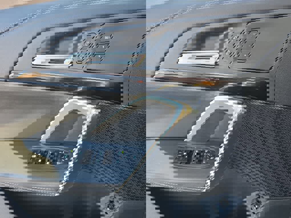 Used 2025 BMW X1 xDrive28i image 20