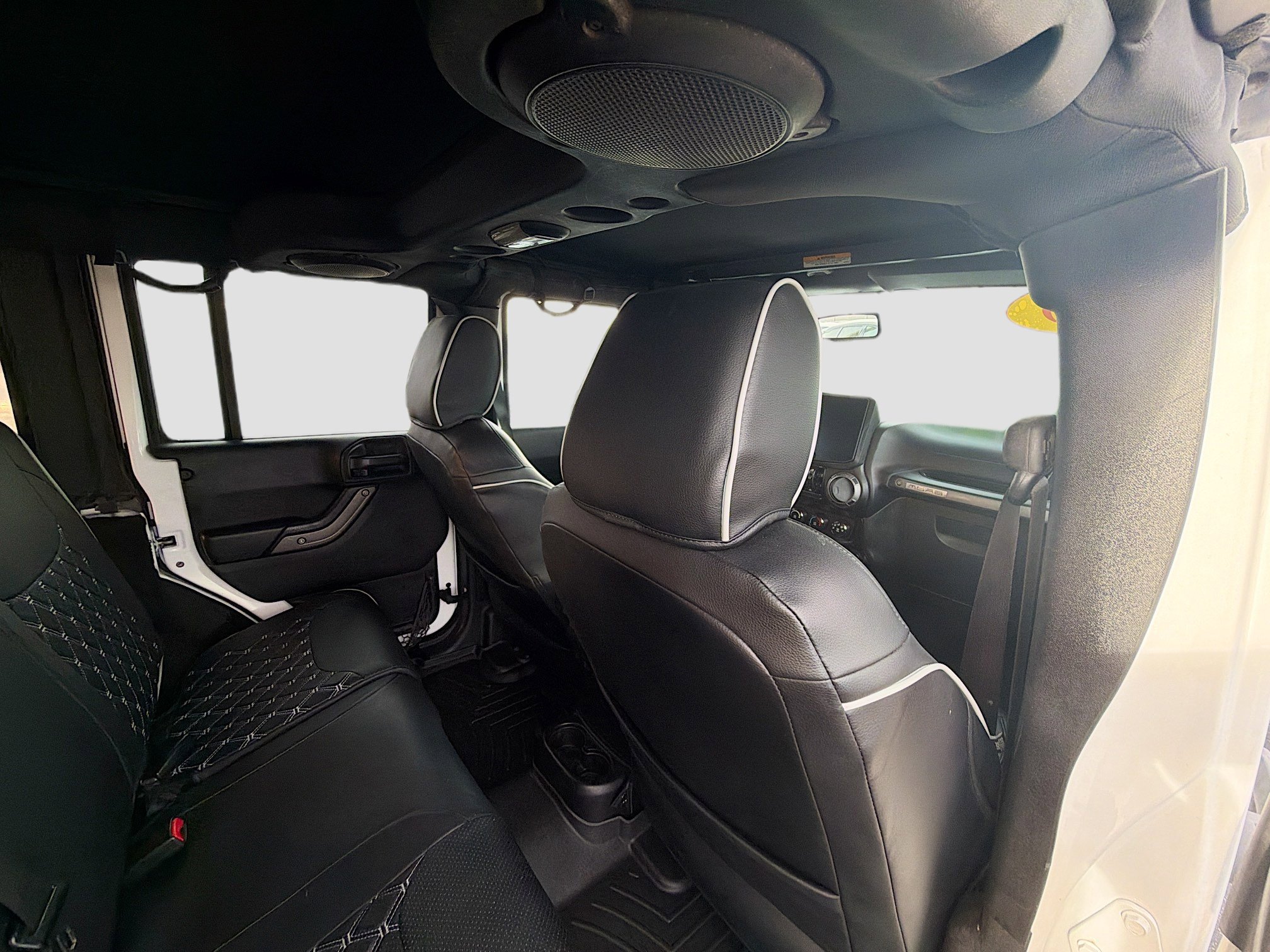 Used 2013 Jeep Wrangler Unlimited Sahara image 27