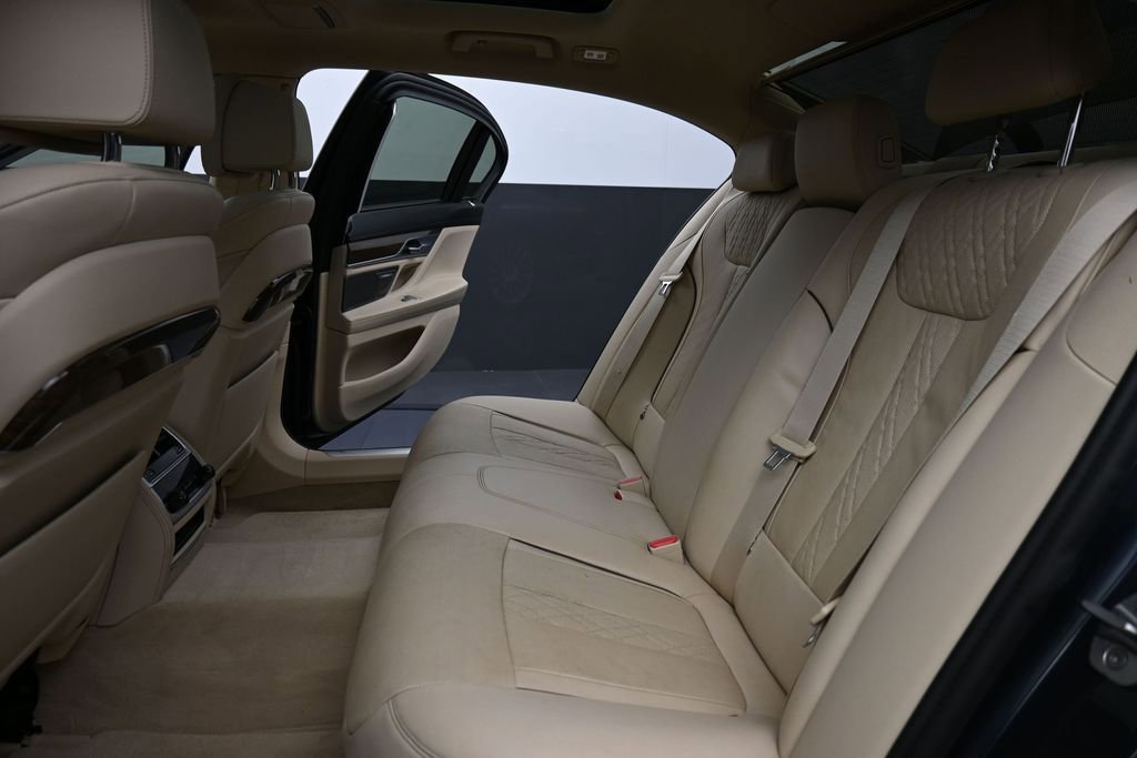 Used 2016 BMW 740i RWD image 16