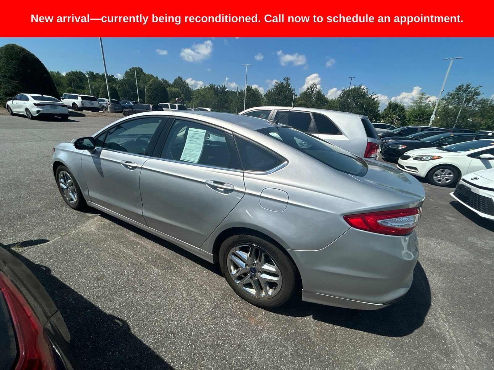 Used 2016 Ford Fusion SE FWD image 8