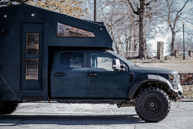 Used 2022 Ford F550 4x4 Crew Cab Super Duty w/ Power Equipment Group image 11