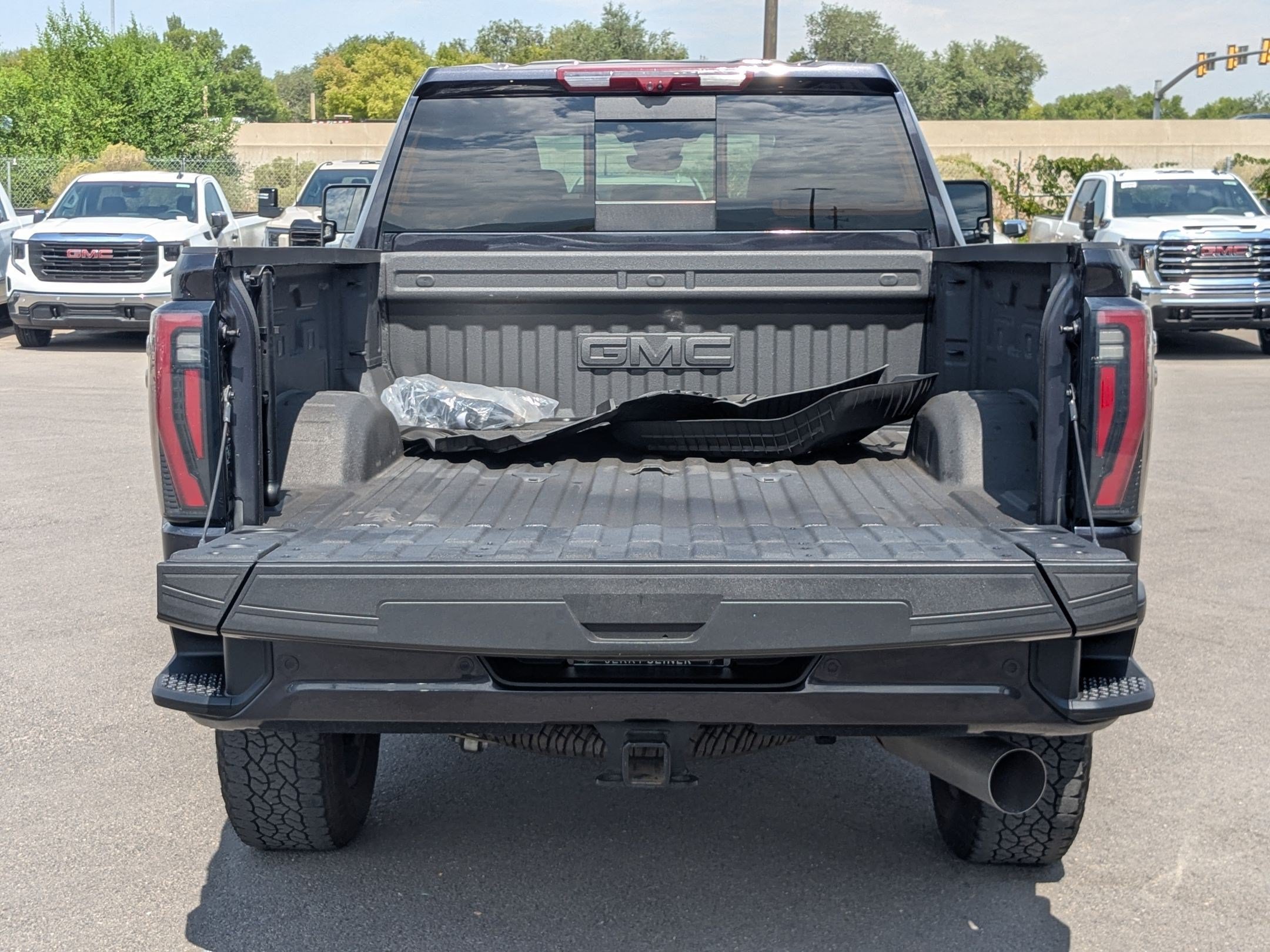 Used 2025 GMC Sierra 3500 AT4 w/ AT4 Premium Plus Package AWD/4WD image 35
