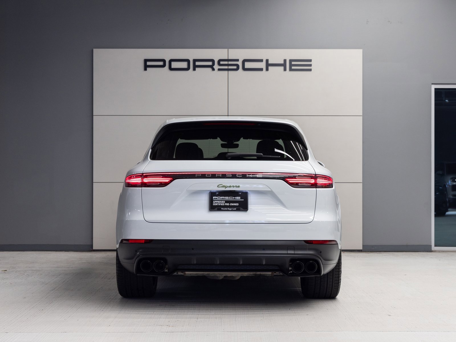 Used 2023 Porsche Cayenne image 6