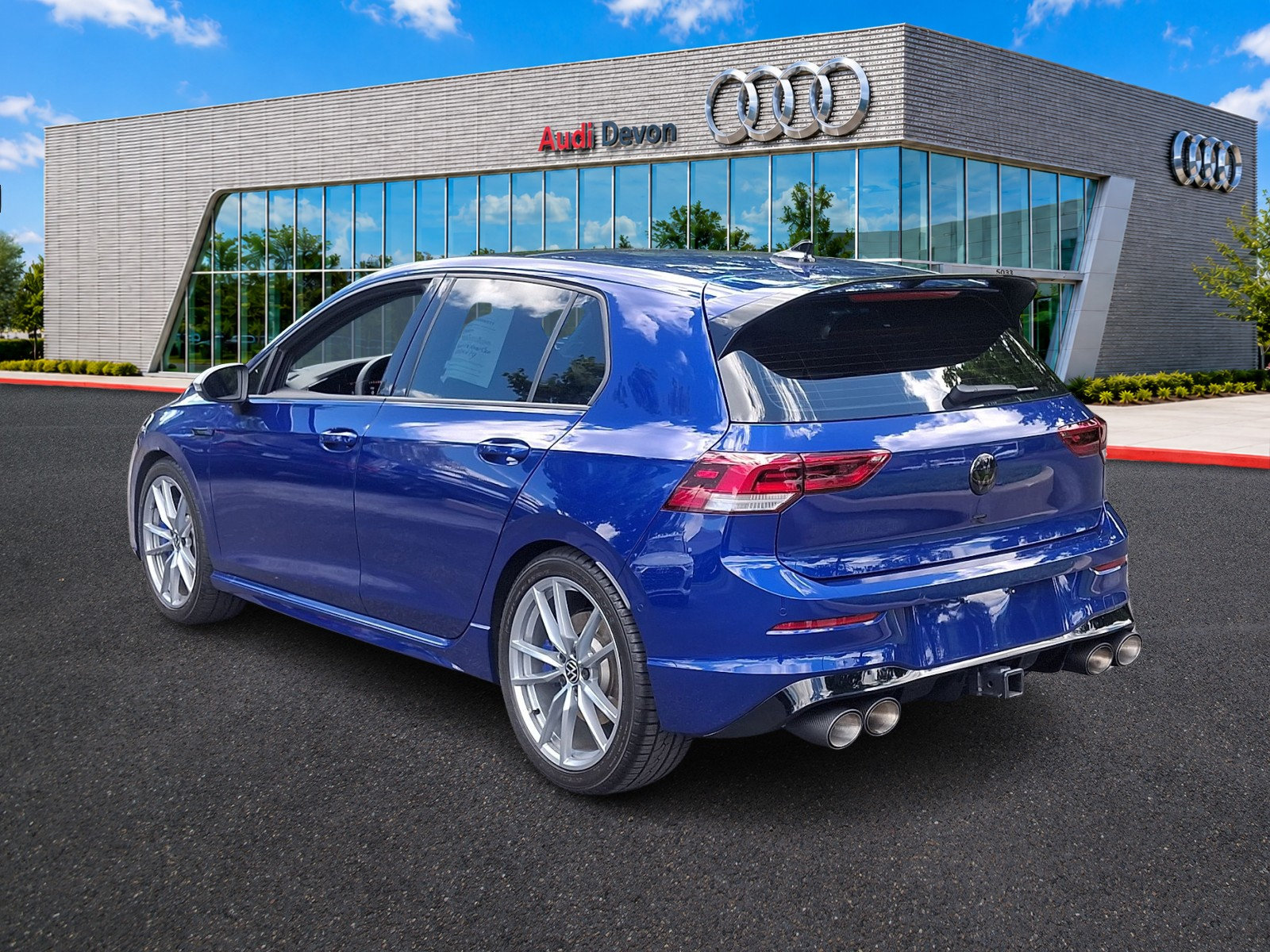 Used 2024 Volkswagen Golf R AWD/4WD image 4