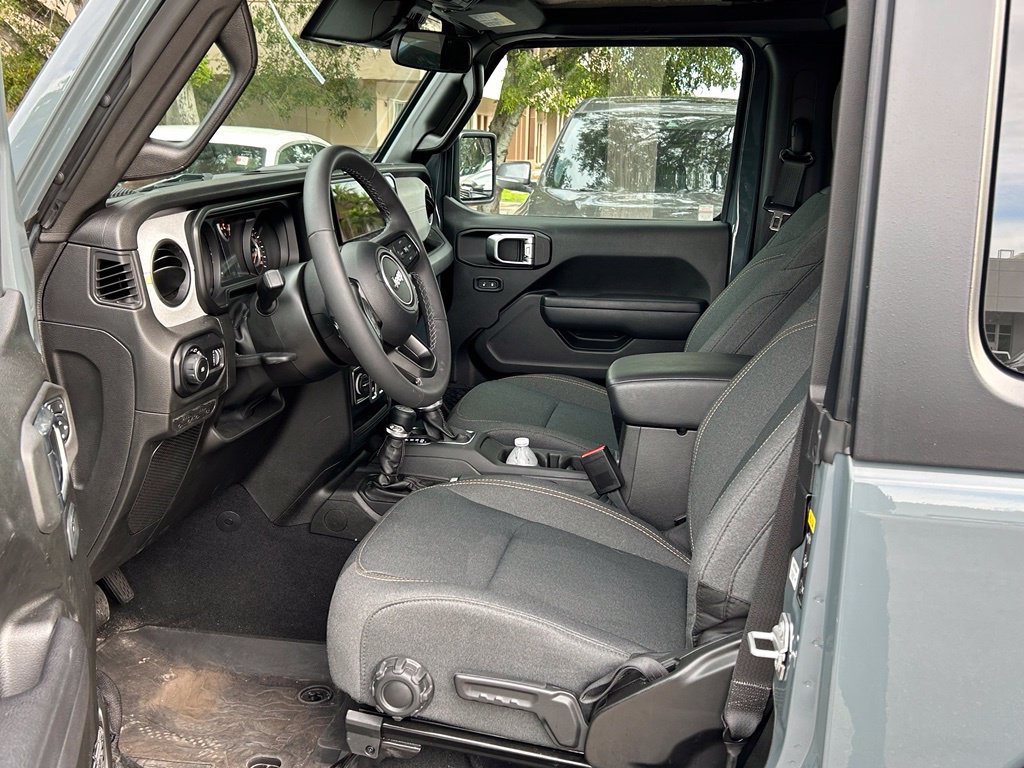 Certified 2025 Jeep Wrangler Sport AWD/4WD image 8